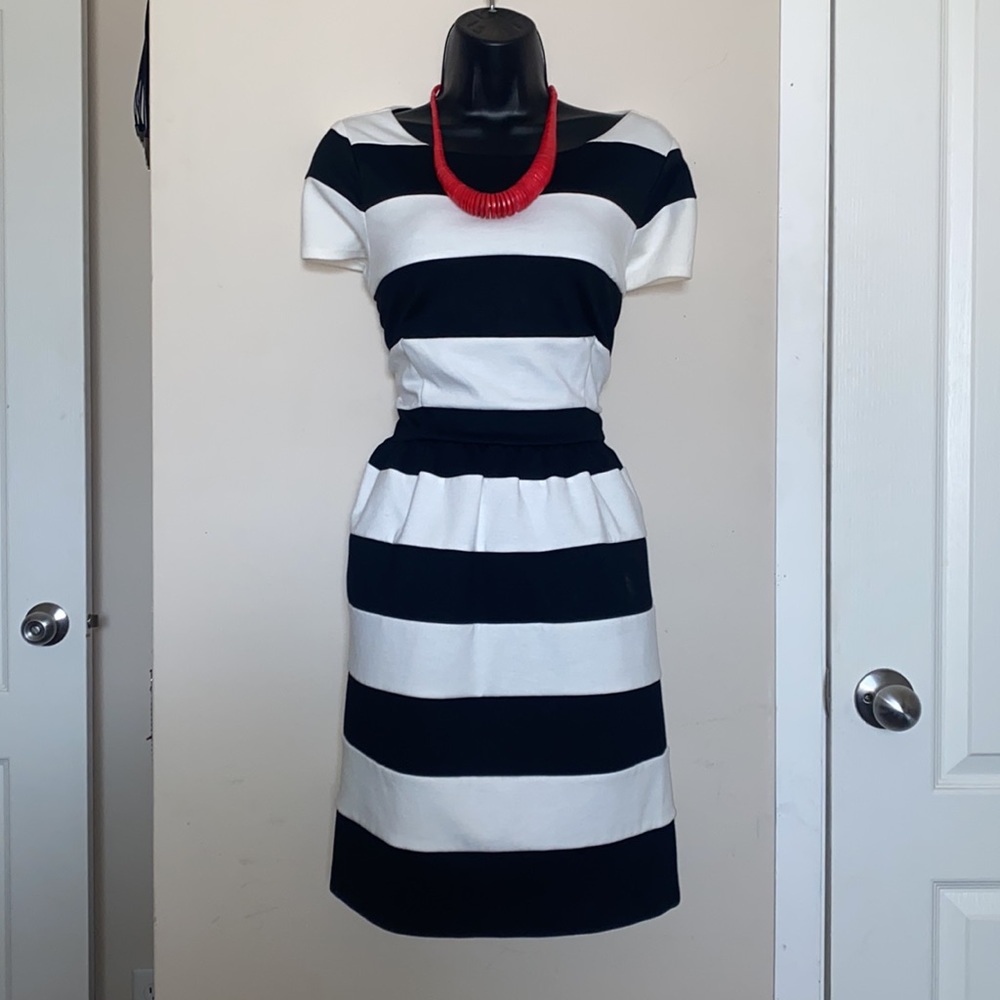 ***SOLD*** Elle Black & White flare dress size 14